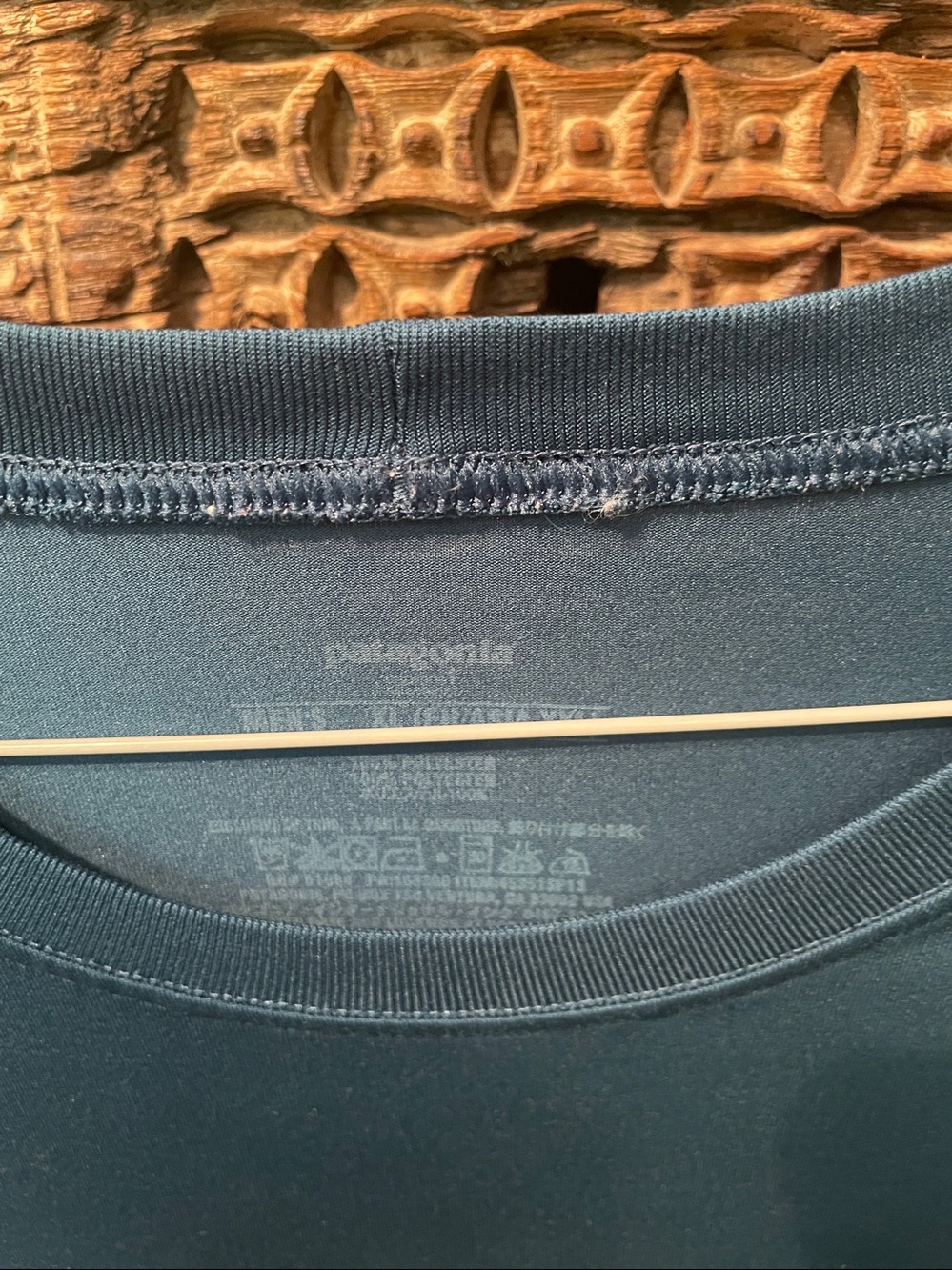 Patagonia Men's Long Sleeve Crew in Dark Bluegreenc - Picture 2 of 3